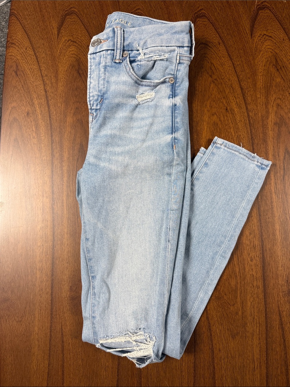 American Eagle Light Wash Distressed Skinny Jeans